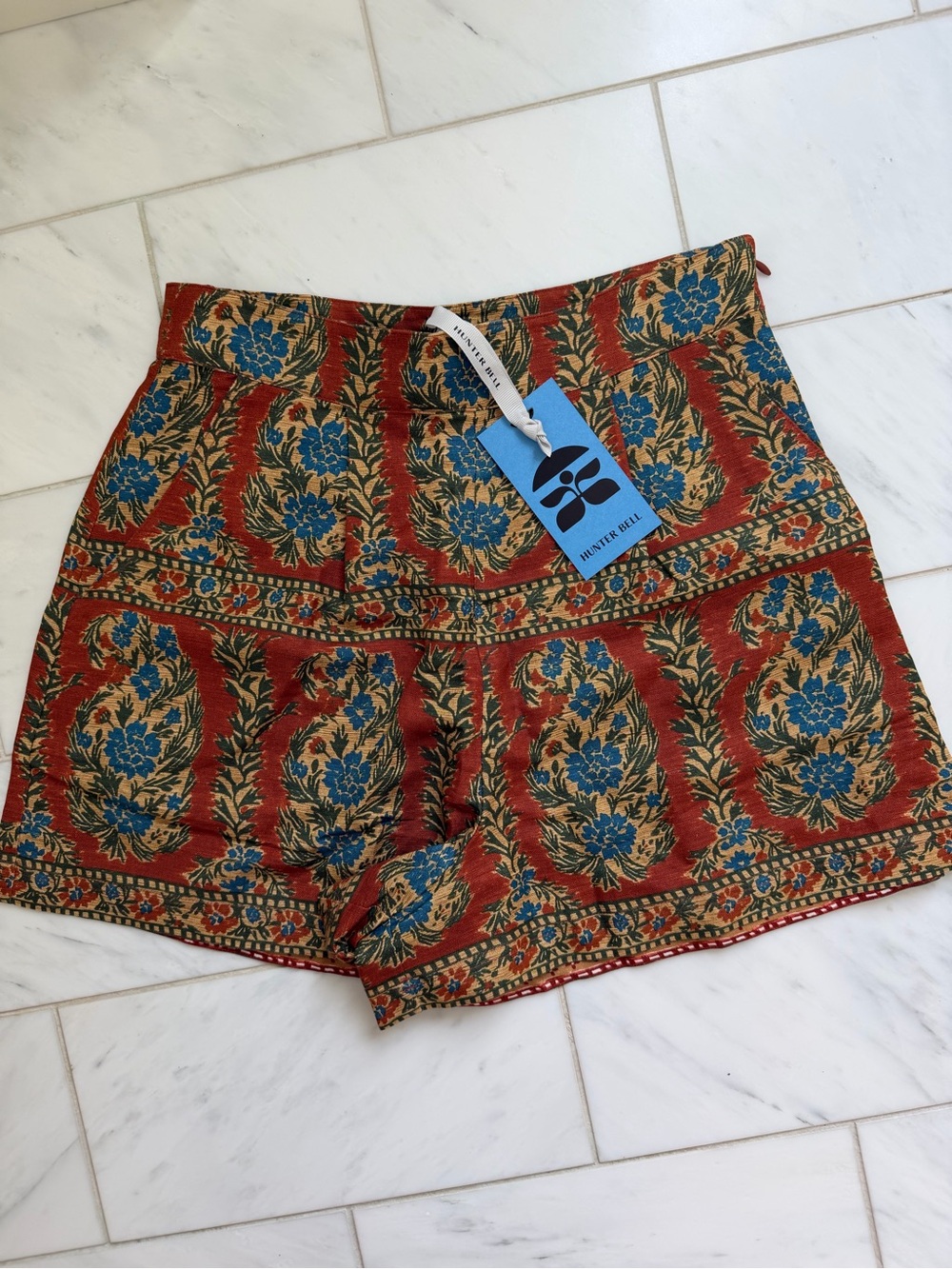 HUNTER BELL Ashton short in Amber glen brown NWT